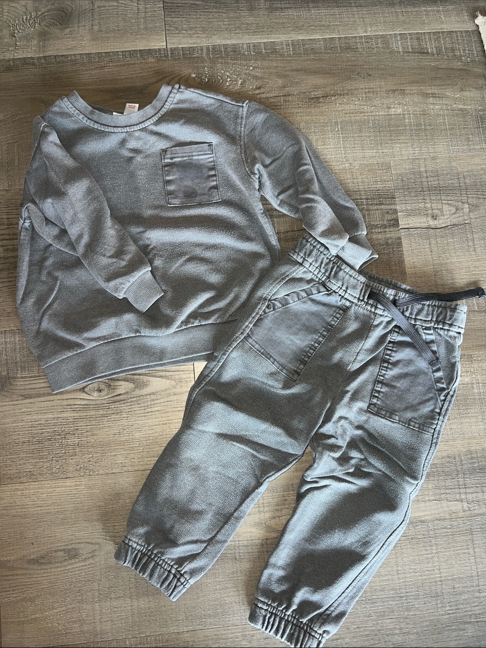Toddler Two-Piece Sweatshirt & Jogger Set - Grey
